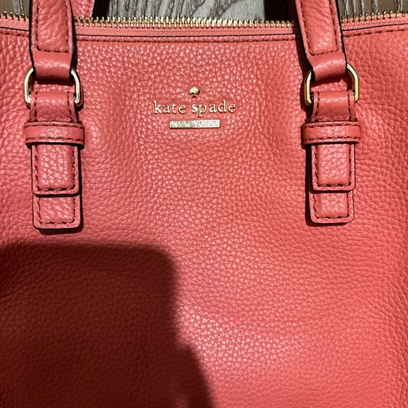 Kate Spade Small crossbody. - Picture 3 of 6